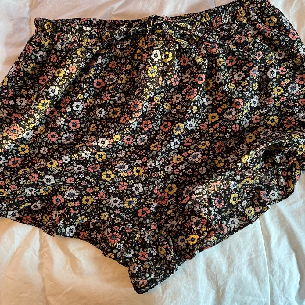 Short Shorts large by Lord & Taylor